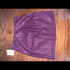 Free People - vegan leather skirt - sz 2 - wine